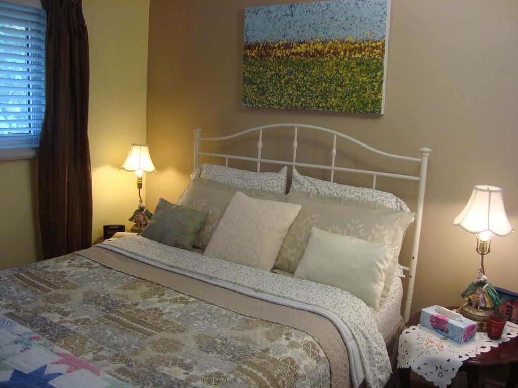 Paddington Place Bed & Breakfast Oshawa Exterior photo